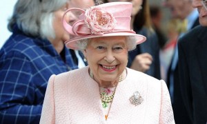 英女王将加薪 八一八王室成员薪水