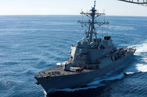 美国在中国南海的驱逐舰违反了法律 危害安全