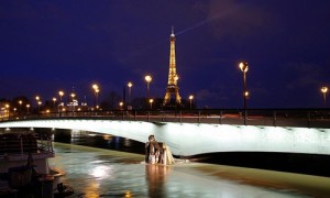 法国巴黎洪水泛滥 卢浮宫珍品将“紧急挪窝”