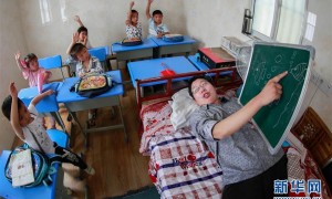 A disabled man Ye Haitao and his classroom with love