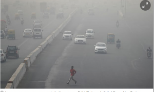 德里受雾霾重击 连抗霾直升机也被打败