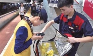 高铁外卖服务升级 带给旅客更好体验