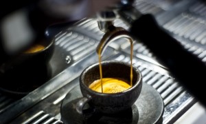 国外掀起新的咖啡“健康喝法”，科学家说别乱搞