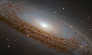 哈勃望远镜拍出超美新照片，我们的邻居星系长这样