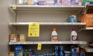 缺货率高达40%！美国婴幼儿奶粉危机引发恐慌