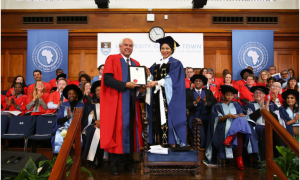 “你是 UCT 毕业生，为领导而生”