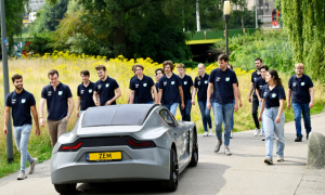 荷兰学生发明“捕碳”电动车 行驶中可“吃掉”二氧化碳