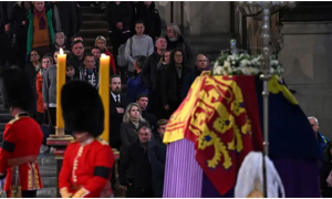 英国男子因伊丽莎白女王棺材事件被控违反公共秩序罪