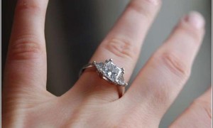 科普：为什么结婚戒指戴在左手上？